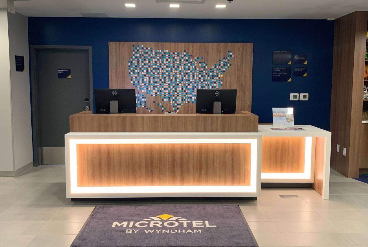 Microtel Inn & Suites By Wyndham Рехобот Бич Экстерьер фото